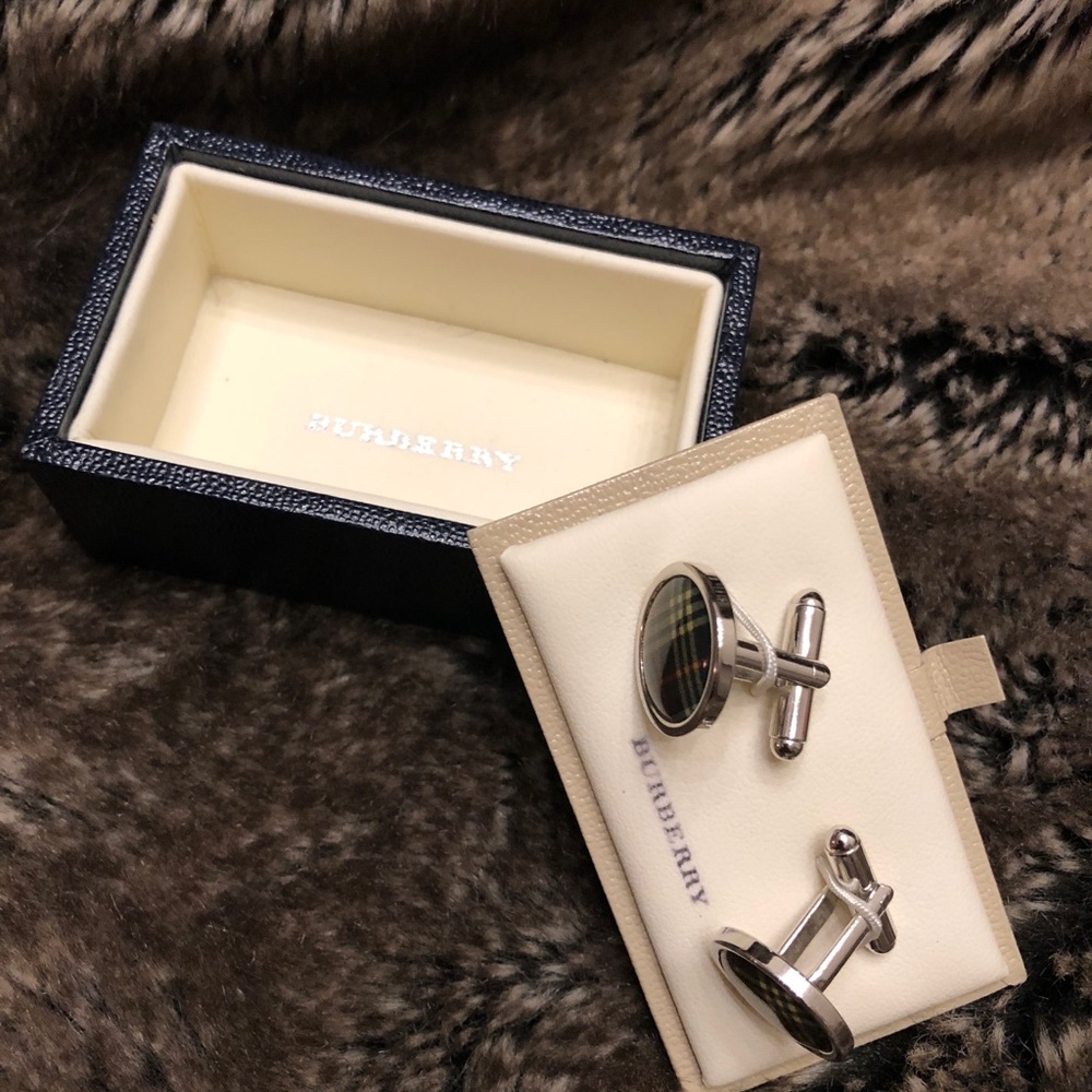 Burberry cufflinks silver chrome round with print - Picture 3 of 4